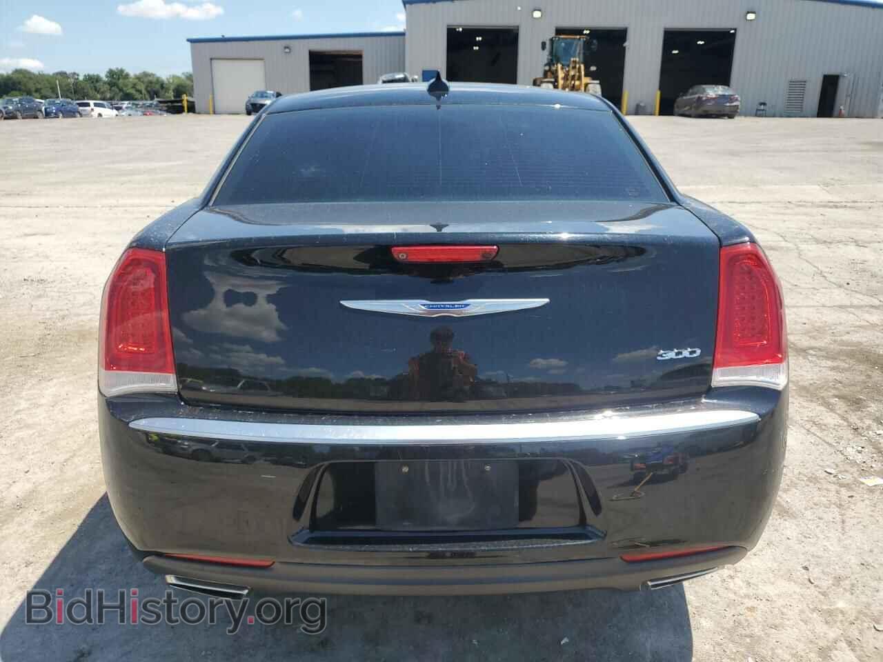 2019 CHRYSLER 300 - VIN: 2C3CCAAG3KH501103 - Фото 6