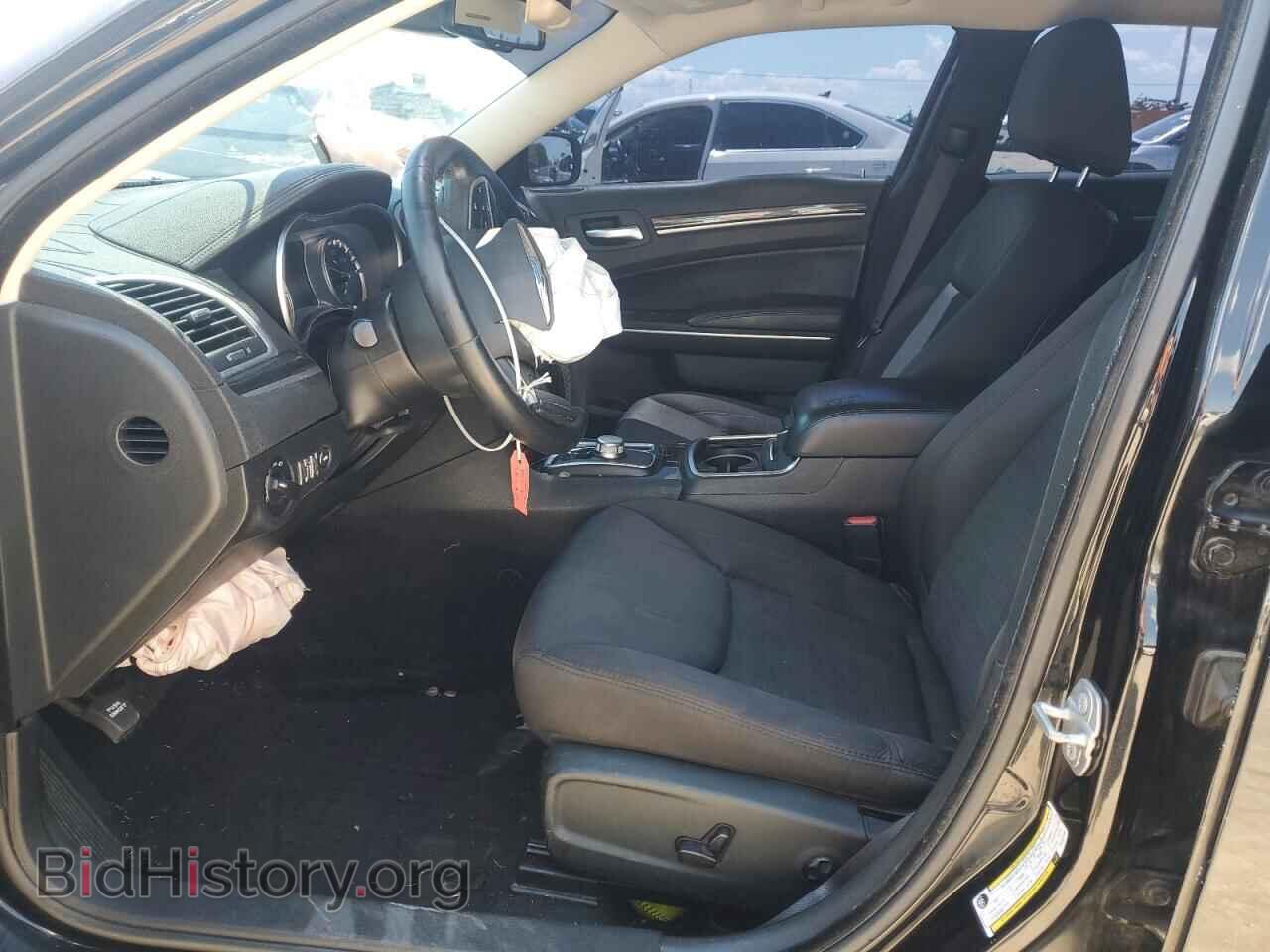 2019 CHRYSLER 300 - VIN: 2C3CCAAG3KH501103 - Фото 7