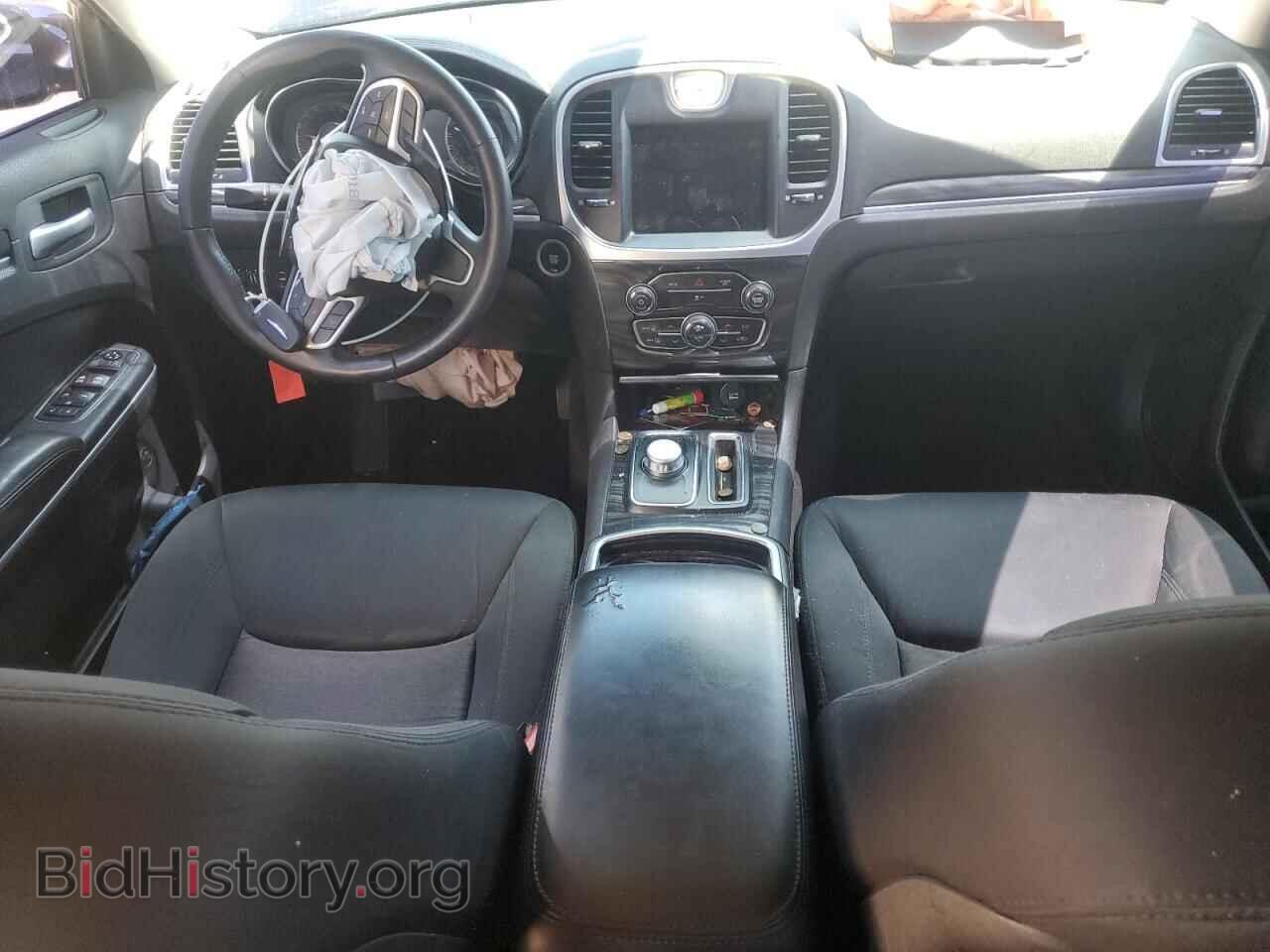 2019 CHRYSLER 300 - VIN: 2C3CCAAG3KH501103 - Фото 8
