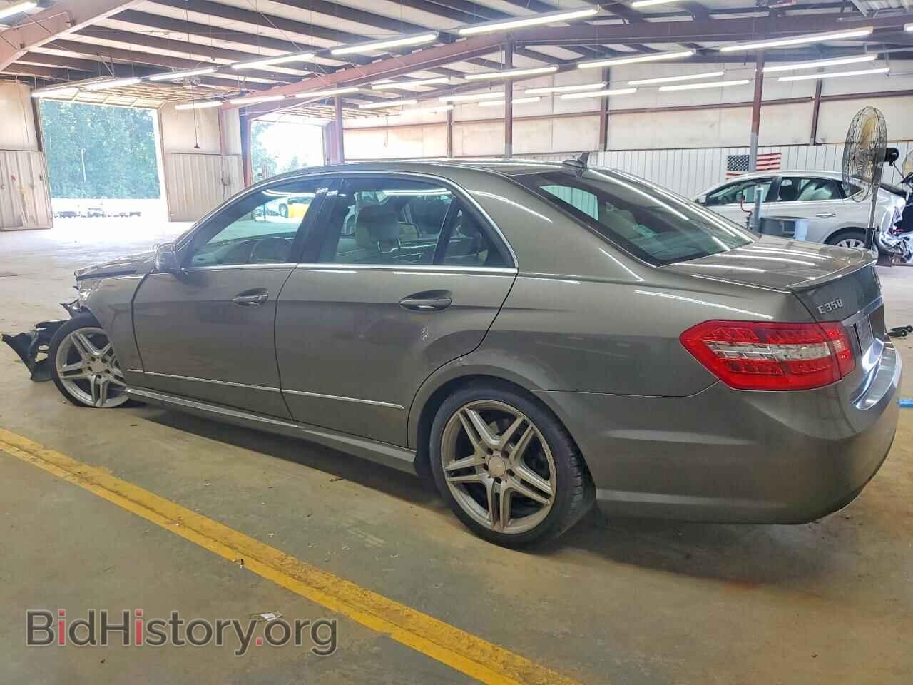 2011 MERCEDES-BENZ E-CLASS - VIN: WDDHF5GB3BA417010 - Фото 2