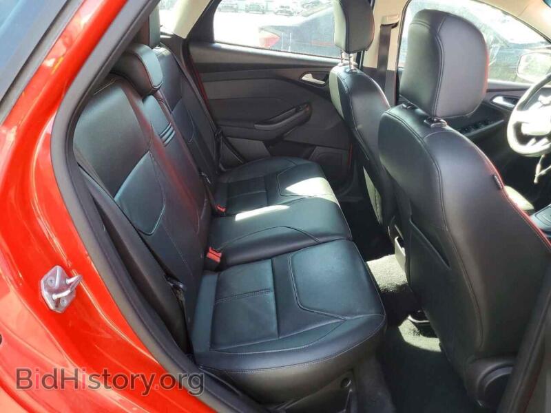 2016 Ford FOCUS (VIN 1FADP3K2XGL321894) — photo 10 of 12