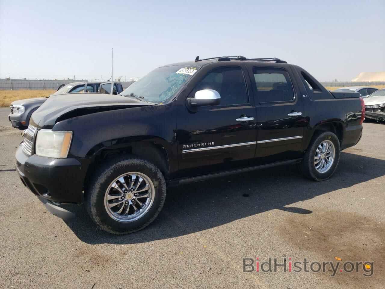 Photo 3GNVKGE07AG238966 - CHEVROLET AVALANCHE 2010