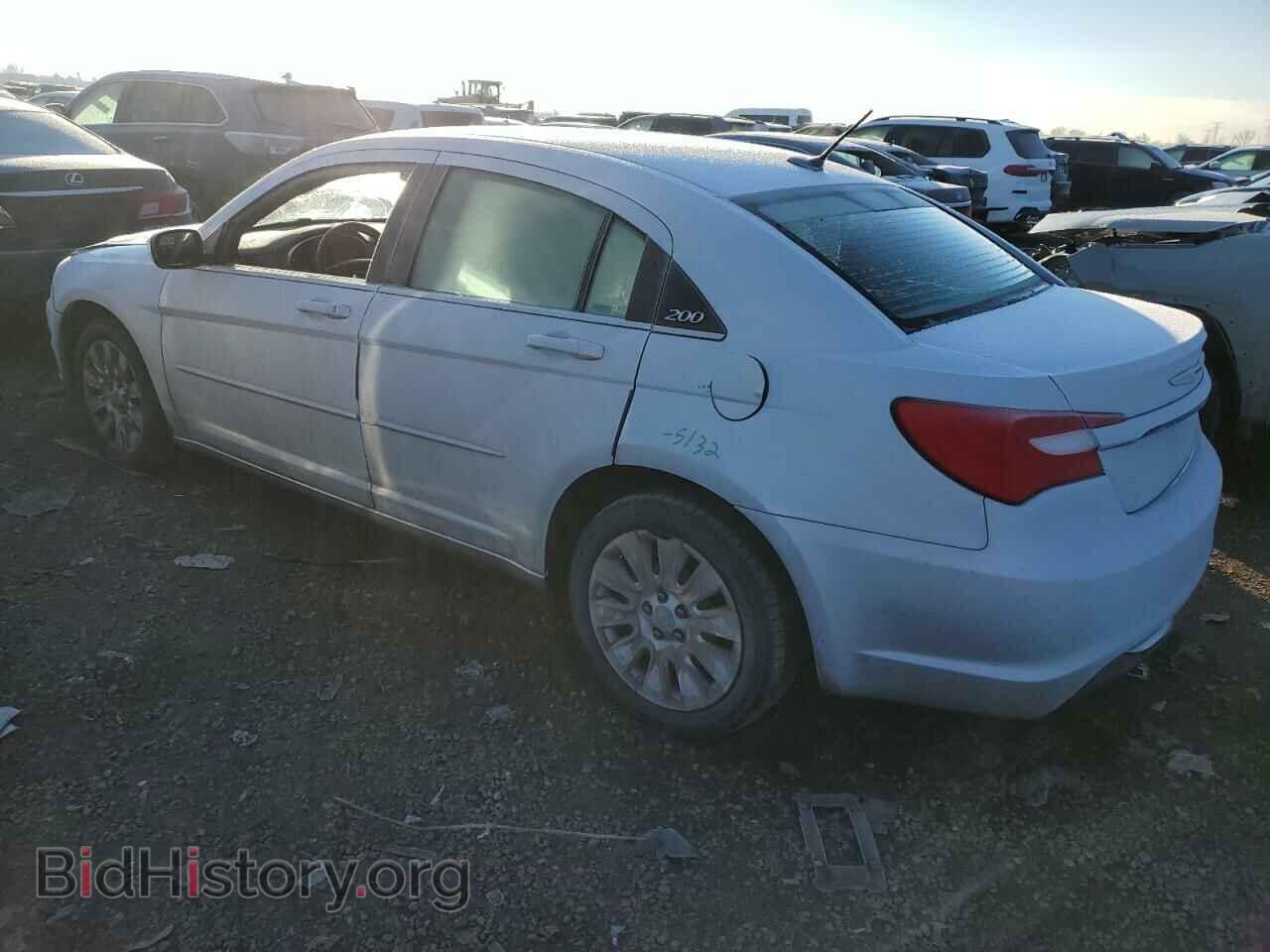 2012 CHRYSLER 200 - VIN: 1C3CCBAB3CN157954 - Фото 2