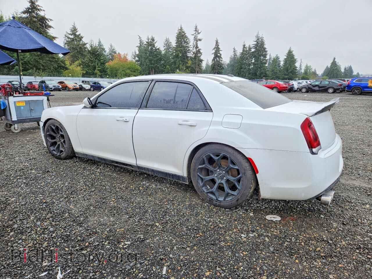 2017 CHRYSLER 300 - VIN: 2C3CCABG1HH657552 - Фото 2
