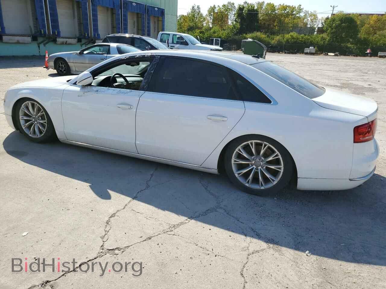 2011 AUDI A8 - VIN: WAURVAFD4BN016441 - Фото 2