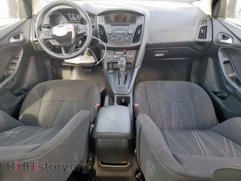 2017 Ford FOCUS (VIN 1FADP3FE3HL303341) — photo 8 of 14