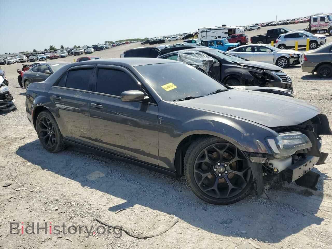 2019 CHRYSLER 300 - VIN: 2C3CCABG2KH682757 - Фото 4