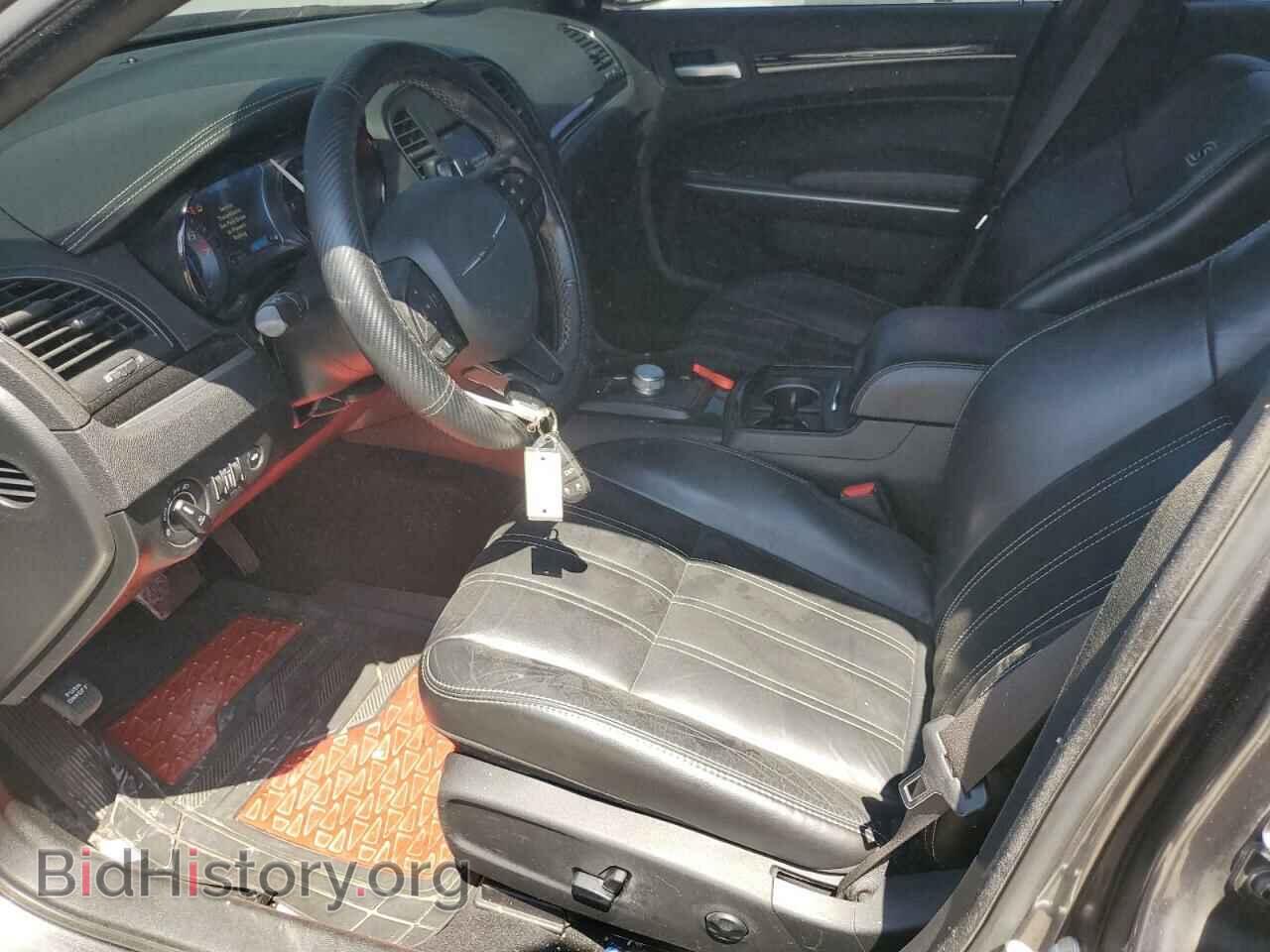 2019 CHRYSLER 300 - VIN: 2C3CCABG2KH682757 - Фото 7