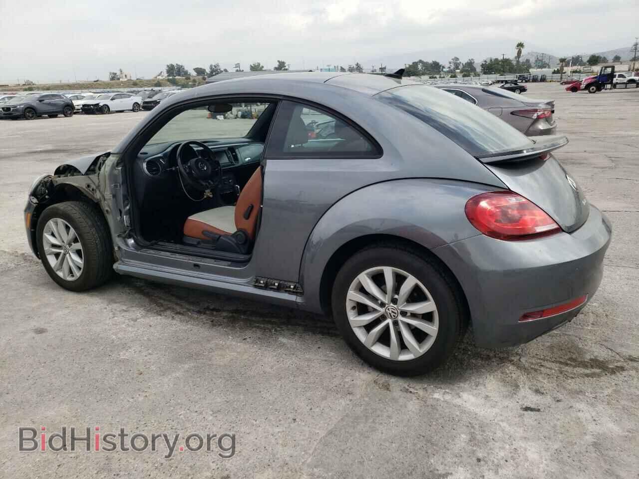 2017 VOLKSWAGEN BEETLE - VIN: 3VWF17AT8HM624711 - Фото 2