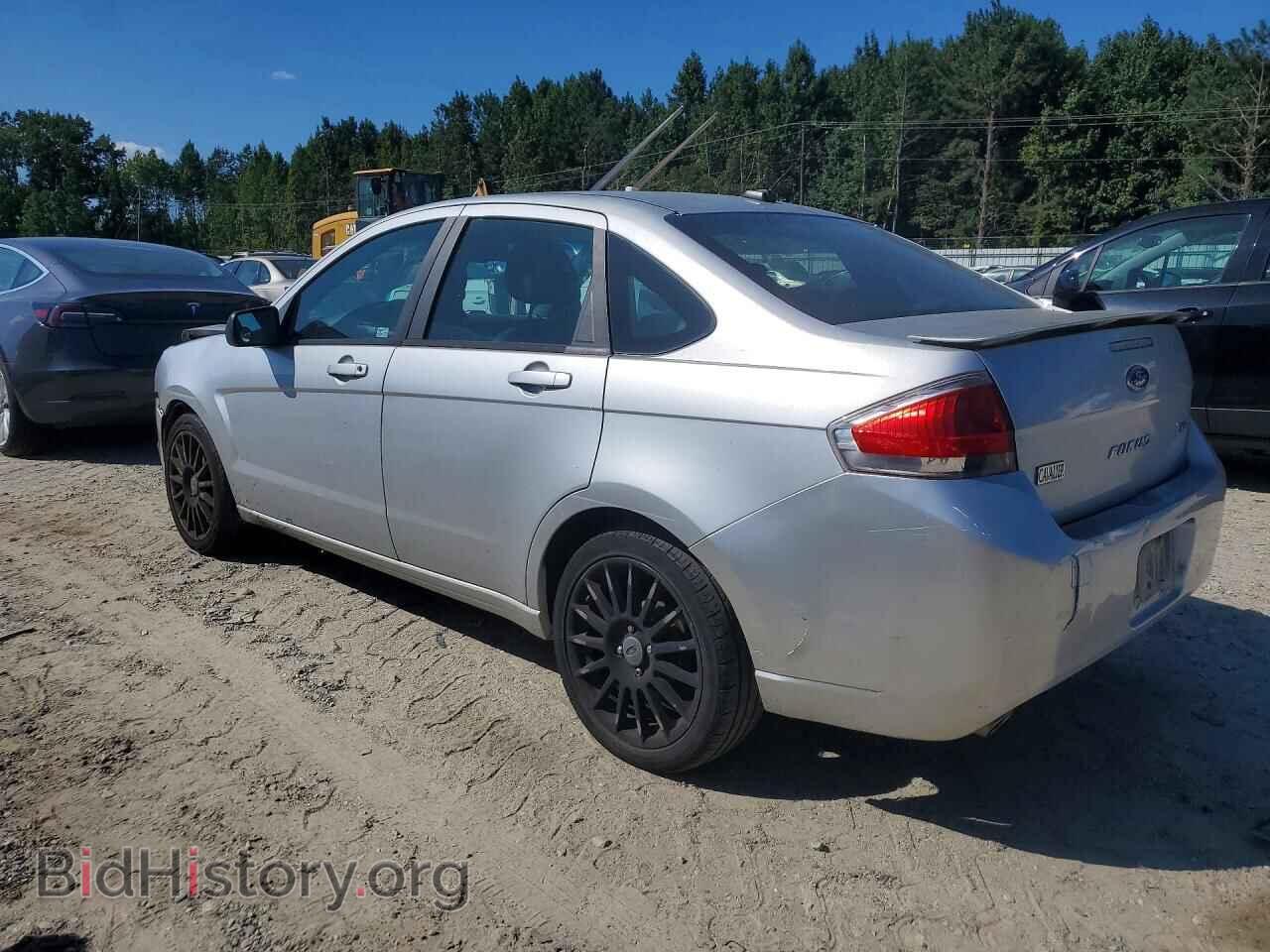 2010 Ford FOCUS (VIN 1FAHP3GN8AW104080) — photo 2 of 12