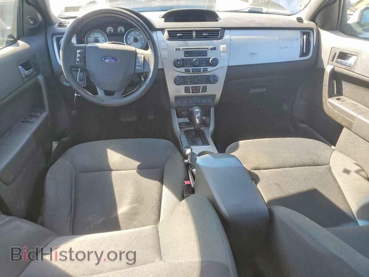 2010 Ford FOCUS (VIN 1FAHP3GN8AW104080) — photo 8 of 12