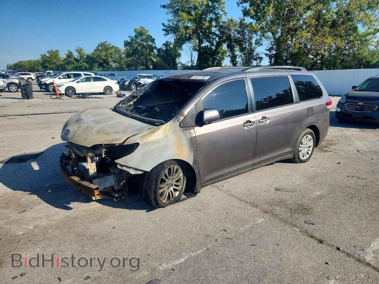 Фотография 5TDYK3DC4CS183553 - TOYOTA SIENNA 2012