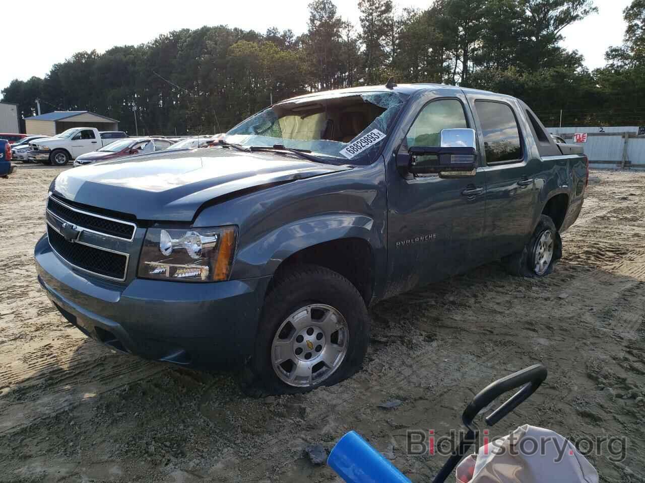 Photo 3GNVKEE08AG237913 - CHEVROLET AVALANCHE 2010