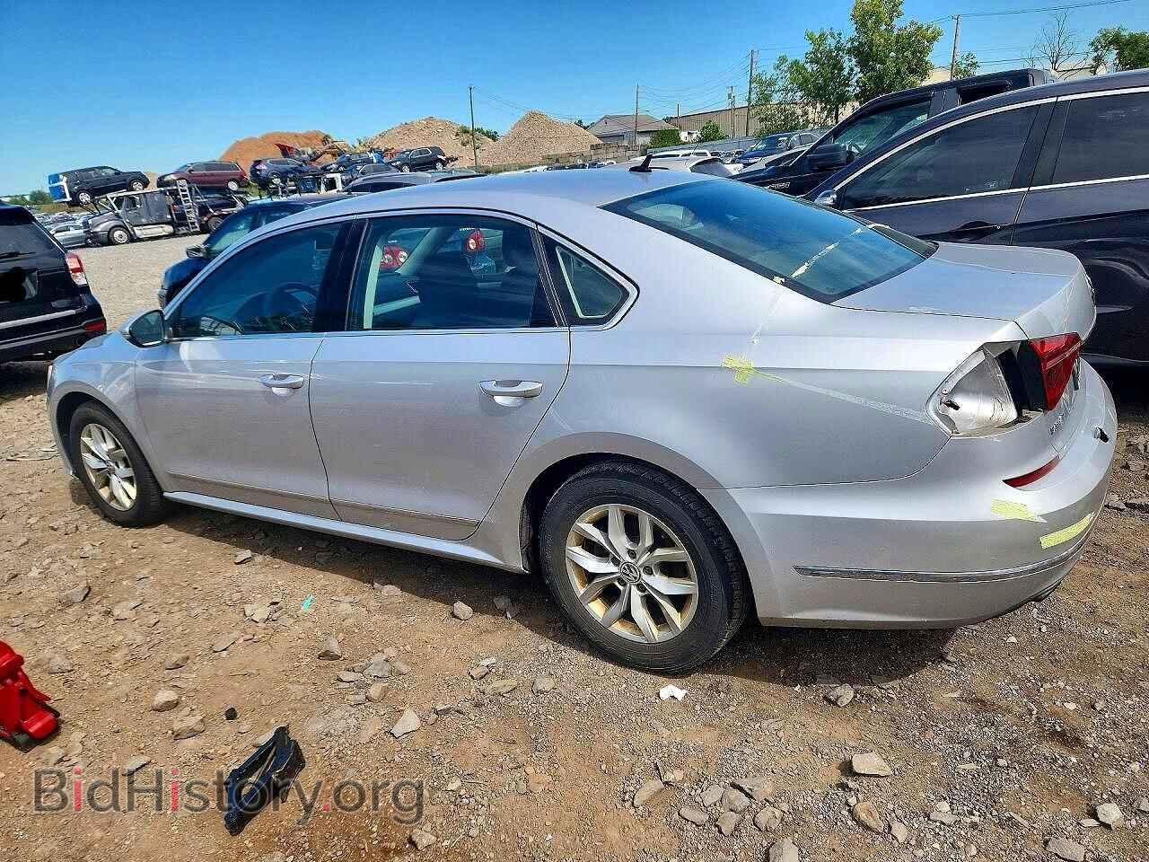 2017 VOLKSWAGEN PASSAT - VIN: 1VWAT7A32HC072709 - Photo 2