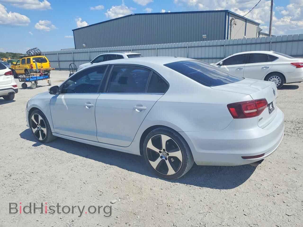 2017 VOLKSWAGEN JETTA - VIN: 3VW2B7AJ3HM215638 - Photo 2