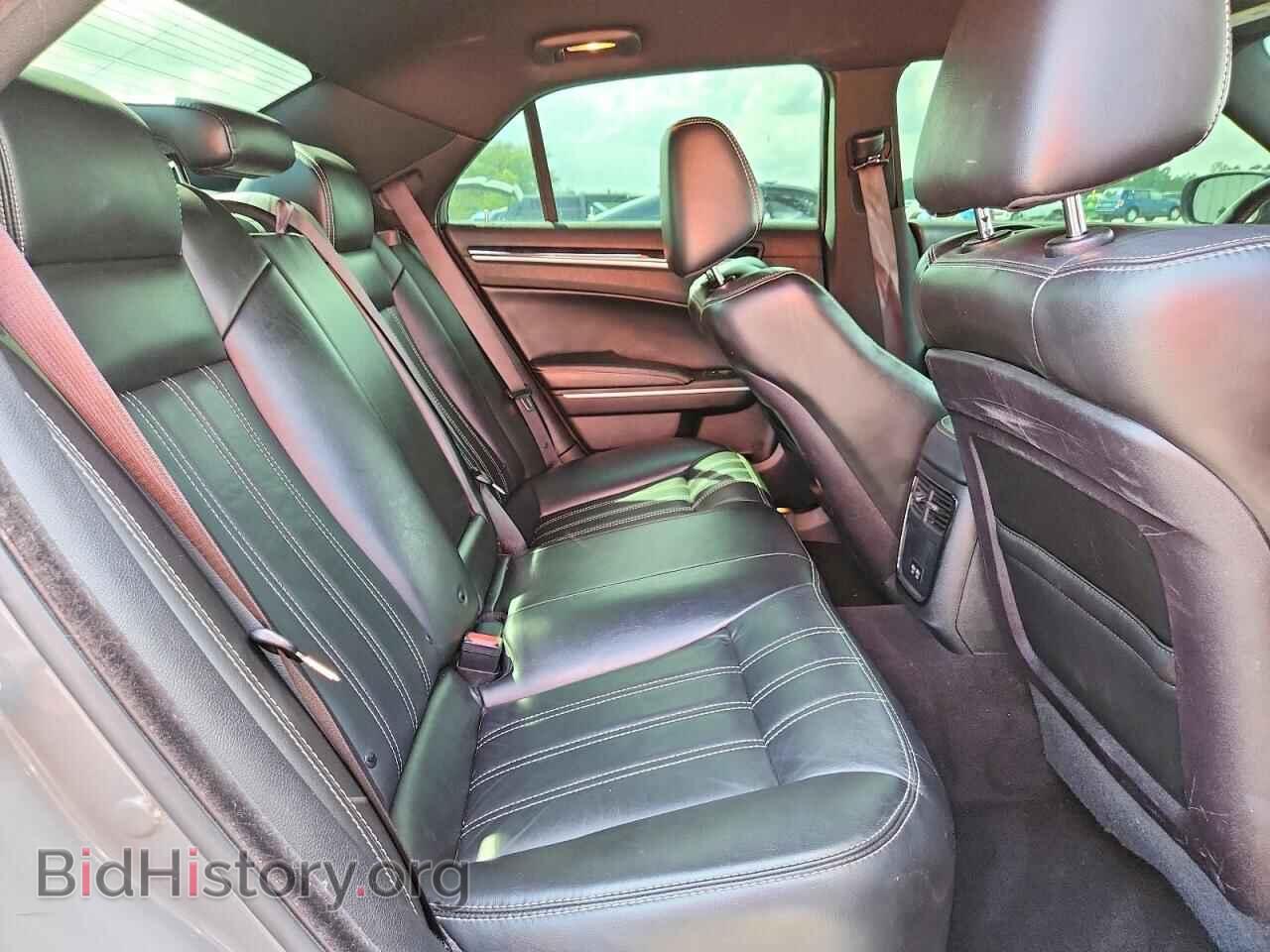 2019 CHRYSLER 300 - VIN: 2C3CCABG6KH679019 - Photo 10