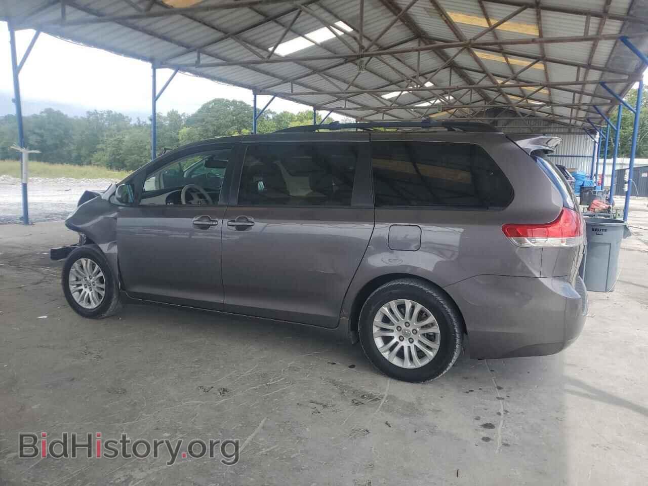 2011 TOYOTA All Models - VIN: 5TDYK3DC8BS131860 - Фото 2