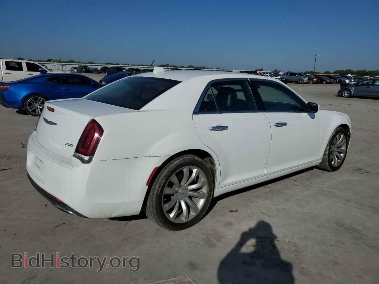 2019 CHRYSLER 300 - VIN: 2C3CCAEGXKH693498 - Фото 3