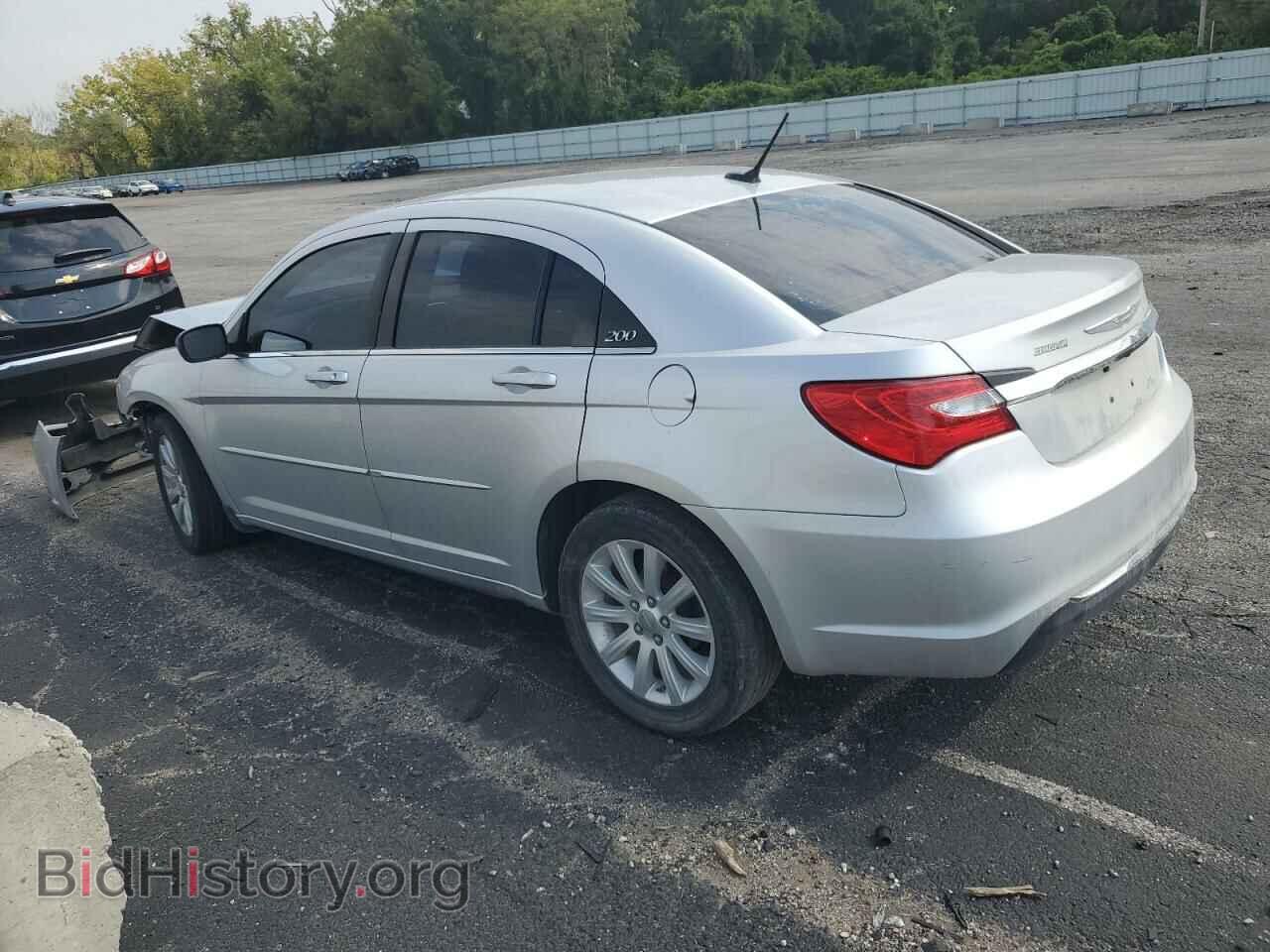 2012 CHRYSLER 200 - VIN: 1C3CCBBB0CN240692 - Фото 2