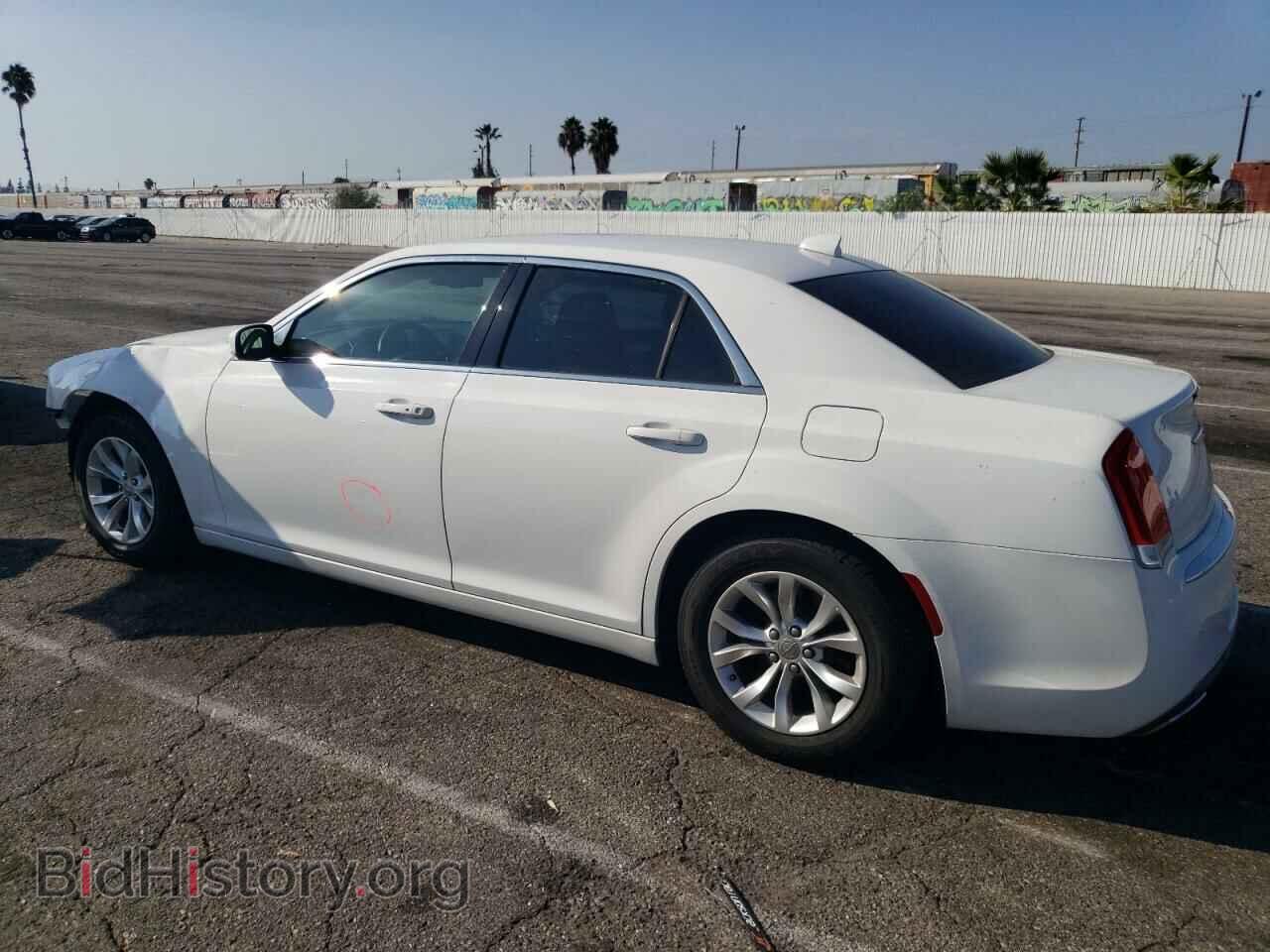 2015 CHRYSLER 300 - VIN: 2C3CCAAG6FH780939 - Фото 2