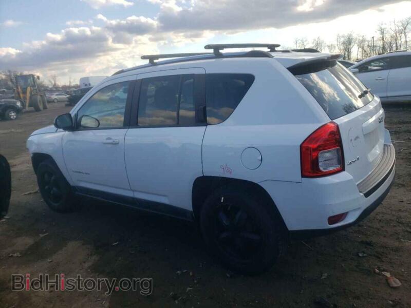2011 Jeep COMPASS (VIN 1J4NF1FB5BD266641) — фото 2 из 12