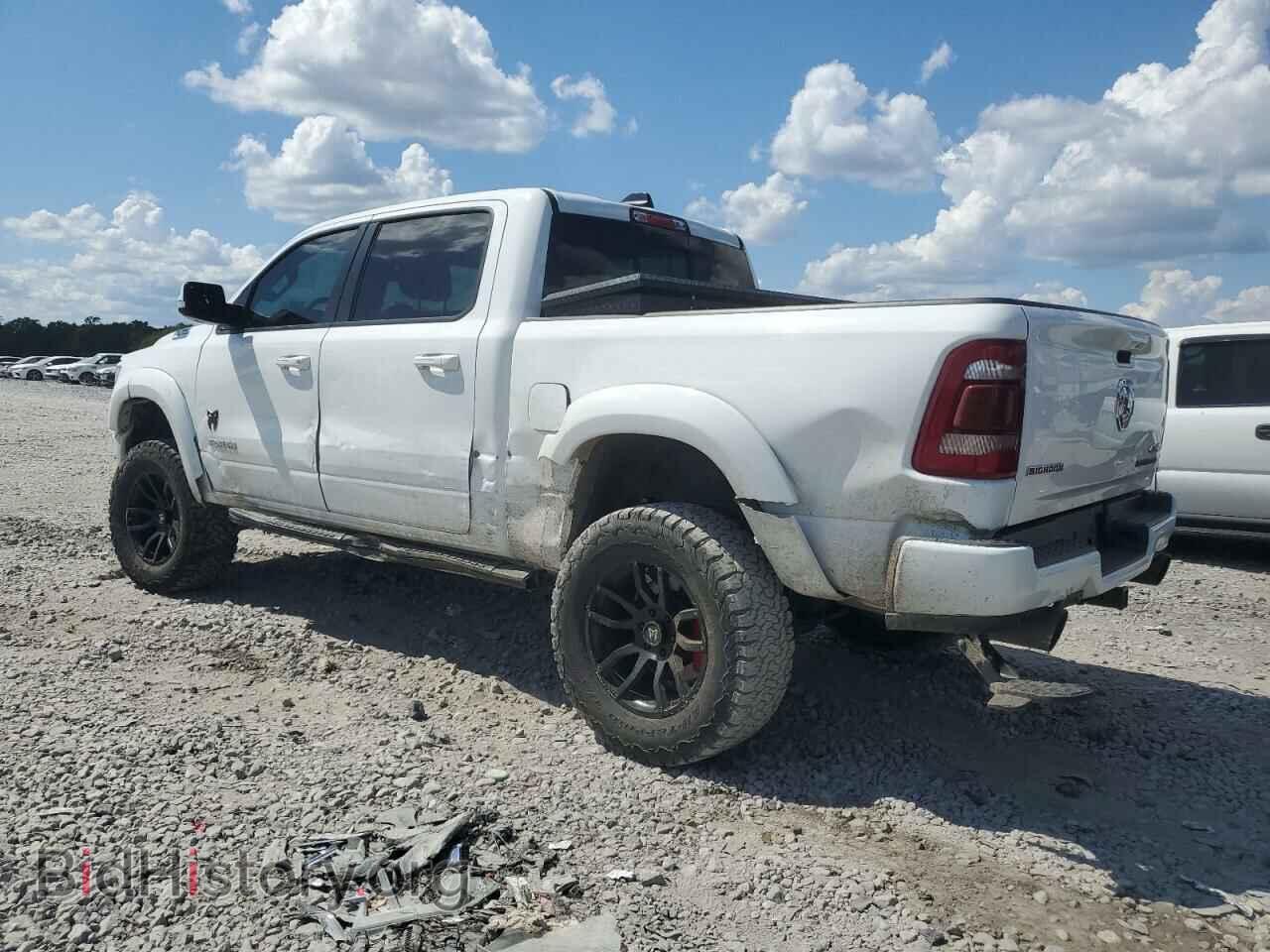 2021 RAM 1500 - VIN: 1C6SRFFTXMN761587 - Фото 2