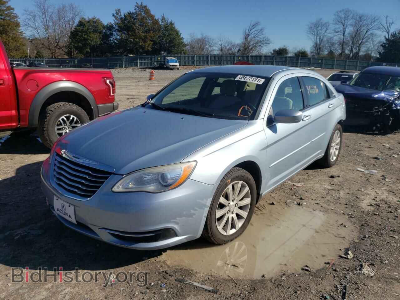 2013 CHRYSLER 200 - VIN: 1C3CCBBB1DN608556 - Фото 2
