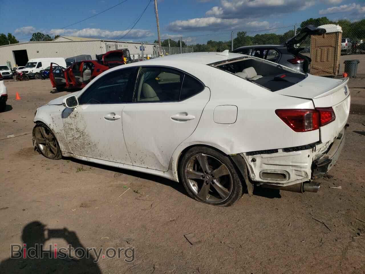 2011 LEXUS IS - VIN: JTHBF5C20B5148736 - Photo 2
