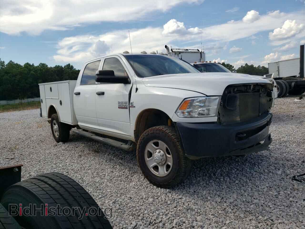 2018 RAM All Models - VIN: 3C6UR5HL6JG386141 - Photo 4