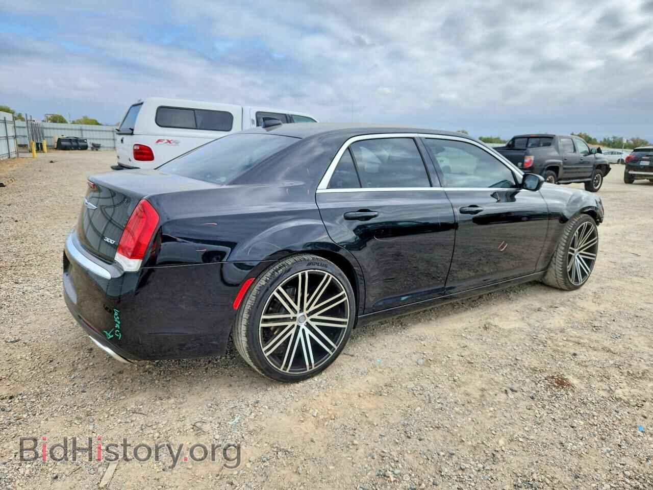 2017 CHRYSLER 300 - VIN: 2C3CCAAG2HH506012 - Photo 3