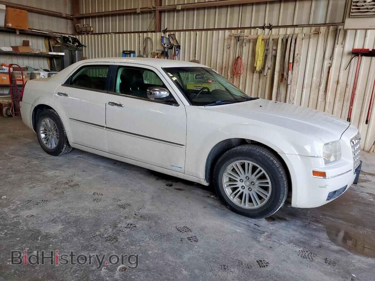 2010 CHRYSLER 300 - VIN: 2C3CA5CVXAH138838 - Фото 4