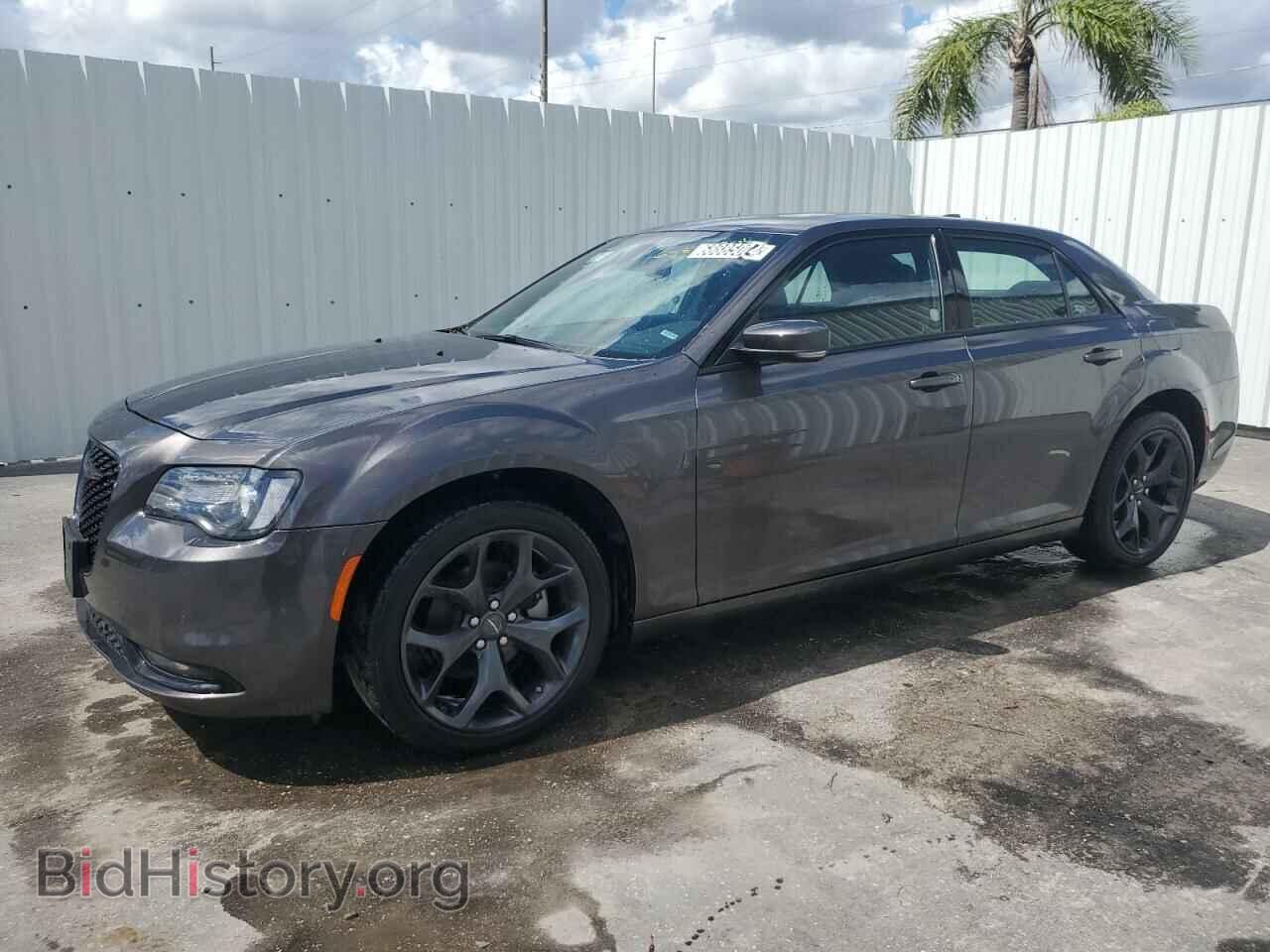 Фотография 2C3CCABG8PH585182 - CHRYSLER 300 2023