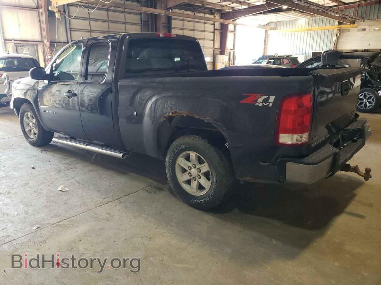 2011 GMC All Models - VIN: 1GTR2VE39BZ264396 - Photo 2