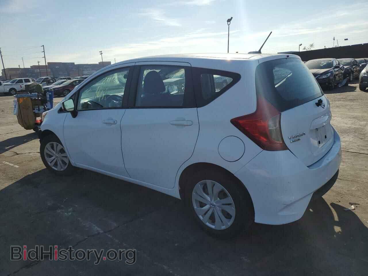 2018 NISSAN VERSA - VIN: 3N1CE2CP9JL366372 - Photo 2