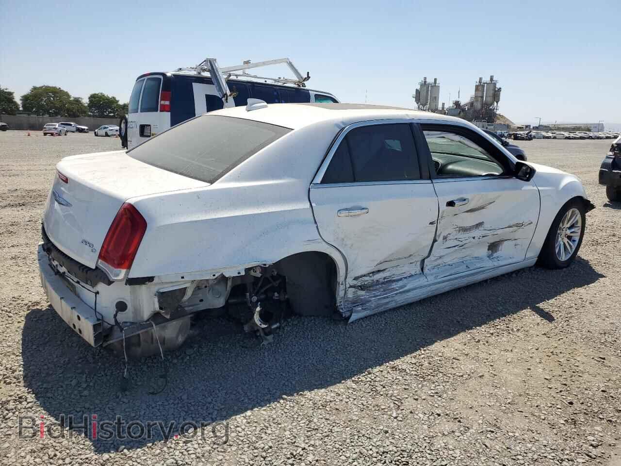 2016 CHRYSLER 300 - VIN: 2C3CCAEG8GH343018 - Фото 3