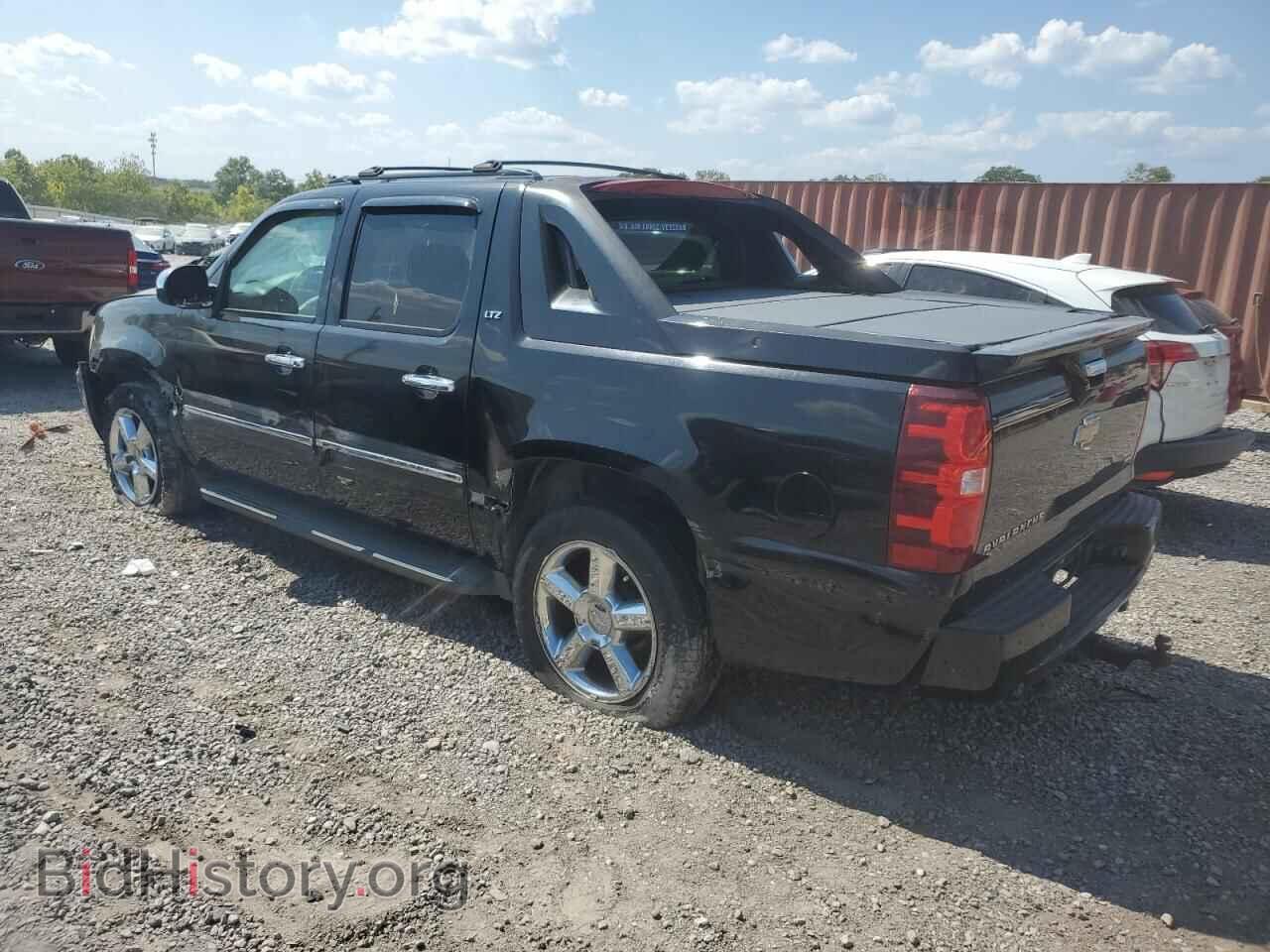 2011 CHEVROLET AVALANCHE - VIN: 3GNMCGE08BG232328 - Фото 2