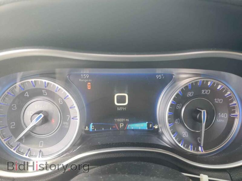 2016 Chrysler 300 (VIN 2C3CCAEG4GH248052) — photo 9 of 12