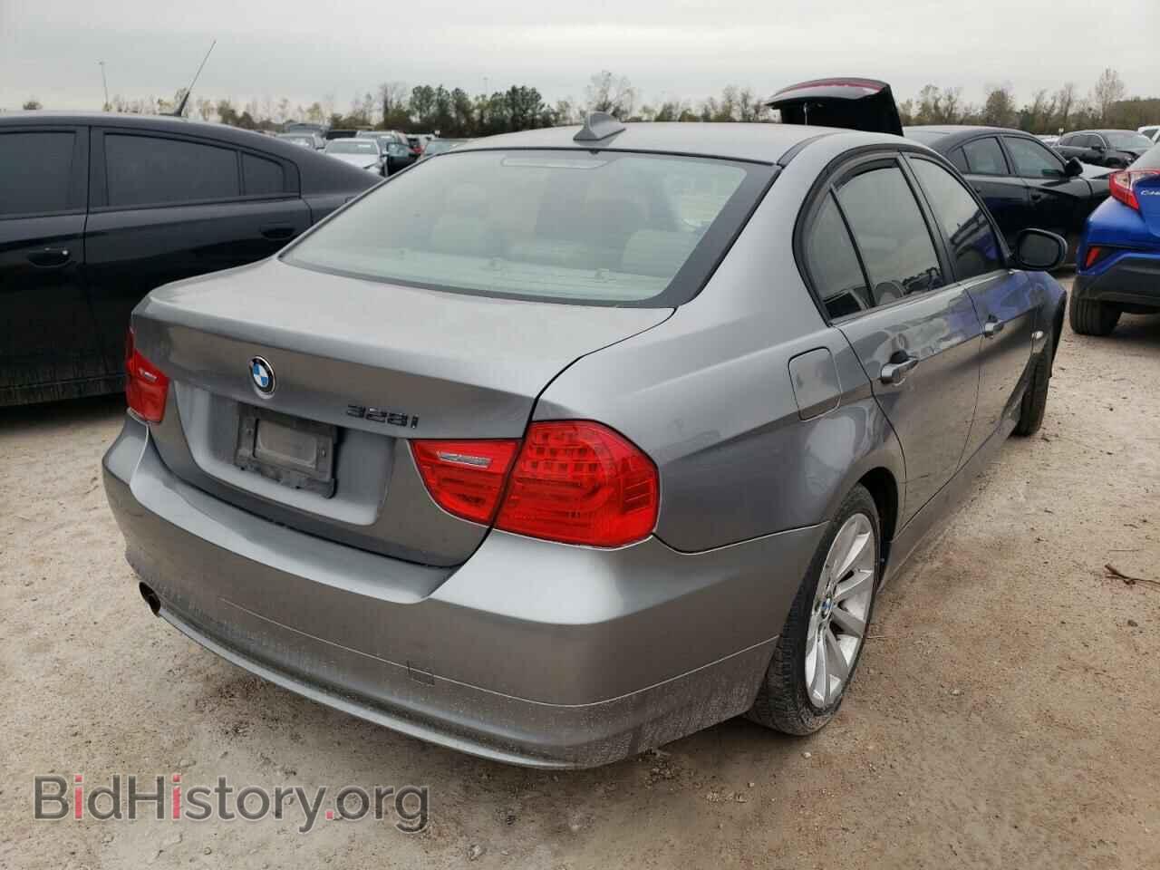 2011 BMW 3 SERIES - VIN: WBAPH7G59BNM55773 - Фото 4