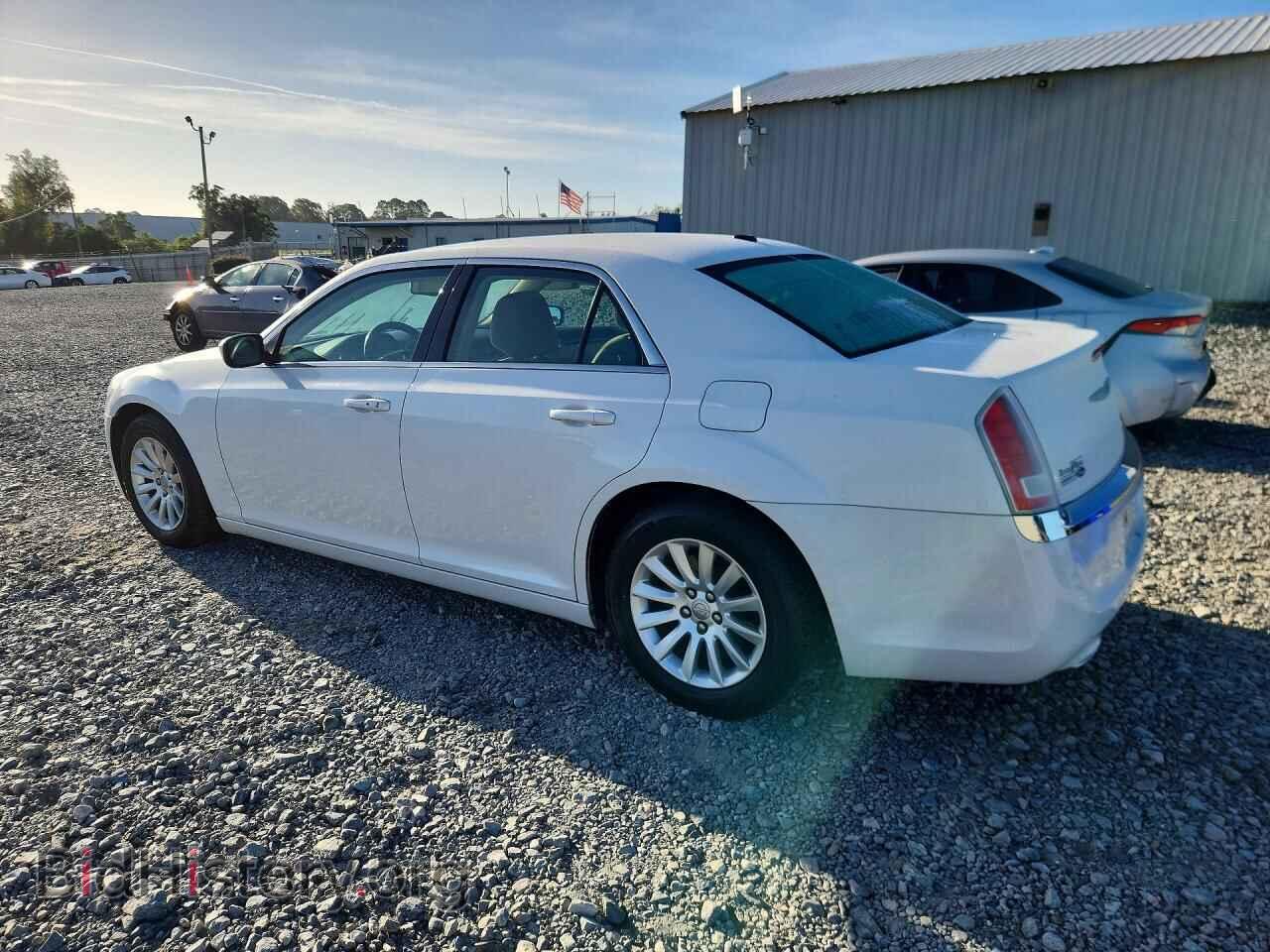 2012 CHRYSLER 300 - VIN: 2C3CCAAG6CH312270 - Фото 2