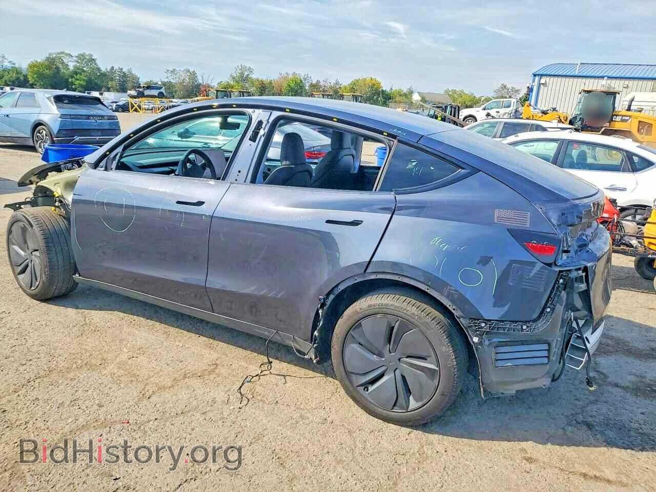2026 TESLA MODEL Y - VIN: 7SAYGDED3TA417667 - Photo 2