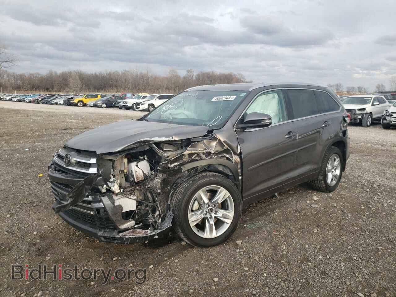 2018 TOYOTA HIGHLANDER - VIN: 5TDDZRFH2JS864314 - Фото 2