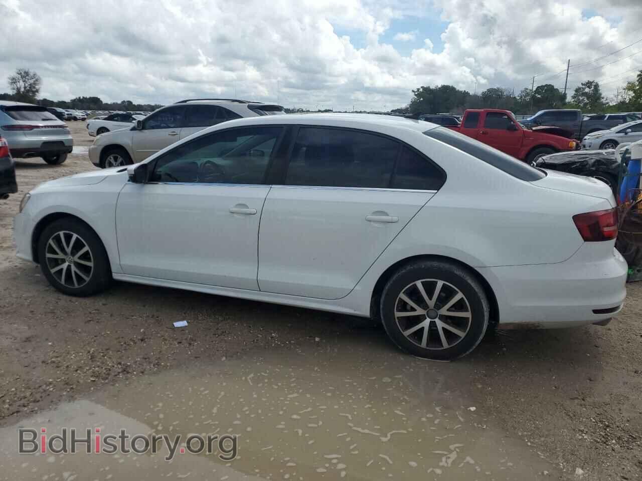 2017 VOLKSWAGEN JETTA - VIN: 3VWDB7AJXHM386217 - Фото 2