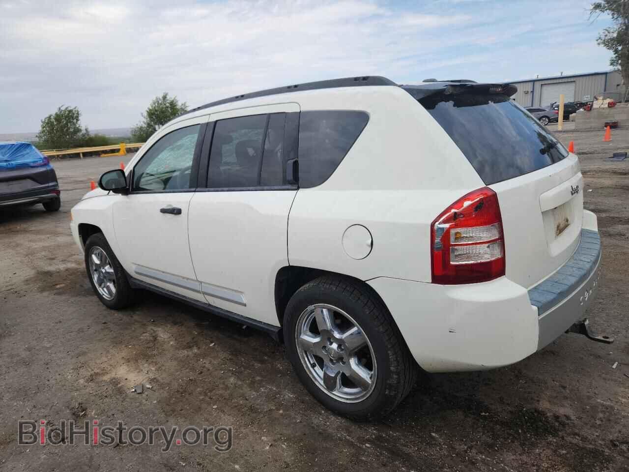2008 JEEP COMPASS - VIN: 1J8FT57W88D758416 - Фото 2