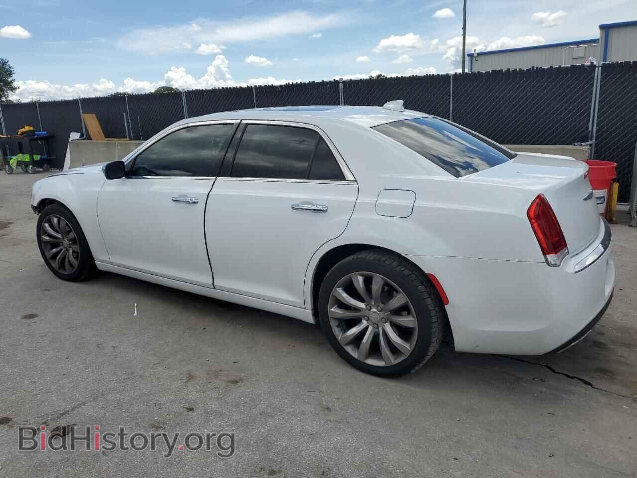 2019 CHRYSLER 300 - VIN: 2C3CCAEG8KH568712 - Фото 2