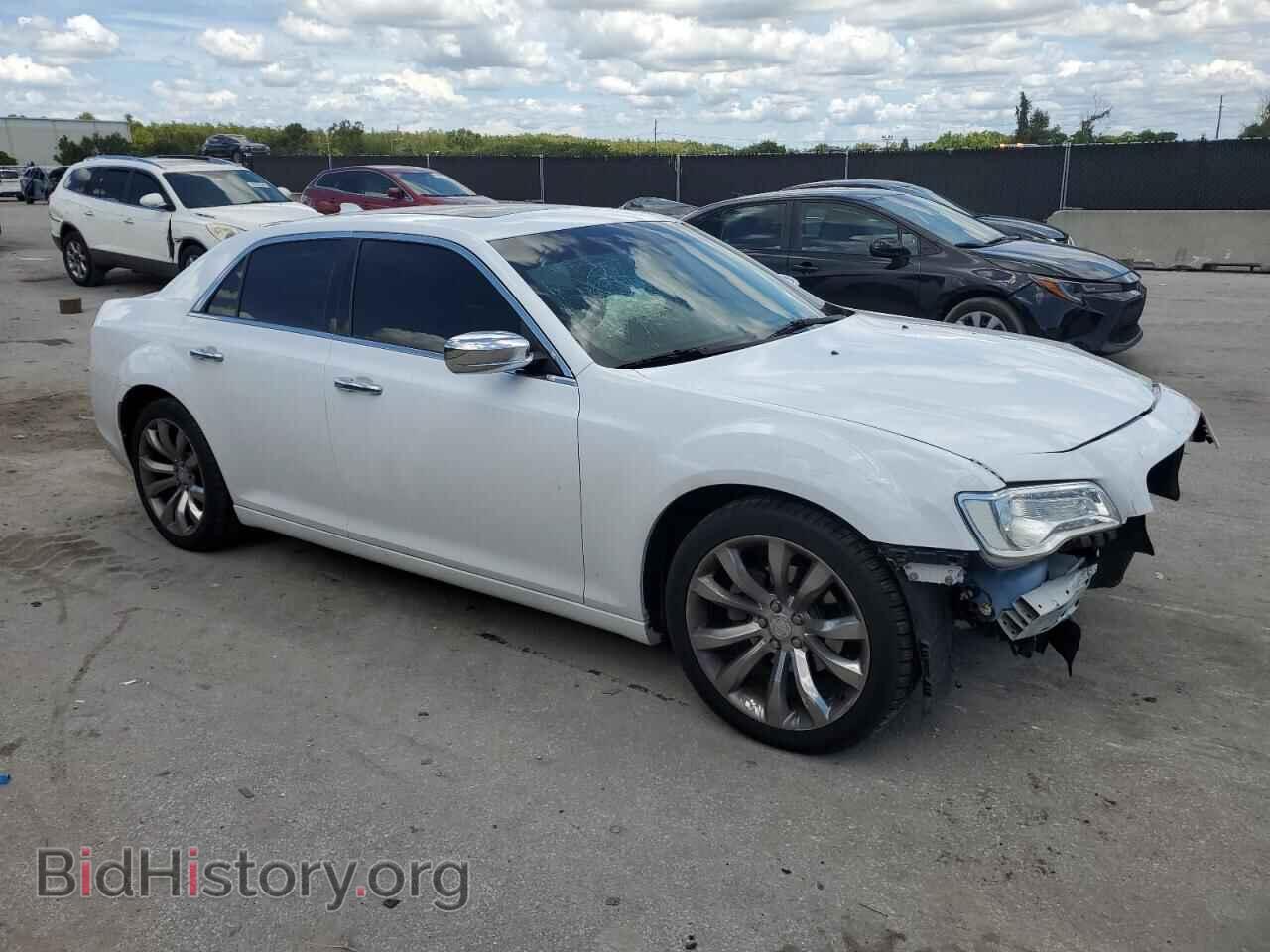 2019 CHRYSLER 300 - VIN: 2C3CCAEG8KH568712 - Фото 4