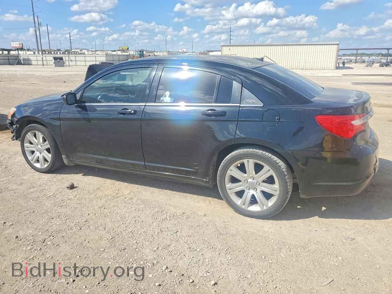 2013 CHRYSLER 200 - VIN: 1C3CCBAB0DN704888 - Photo 2