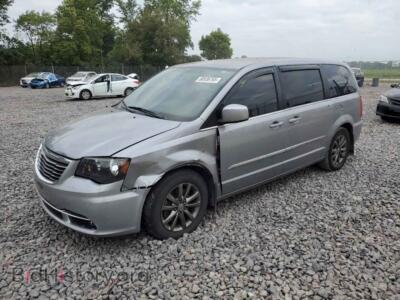 2015 Chrysler MINIVAN S, серебристый — VIN 2C4RC1HG8FR710574, Copart