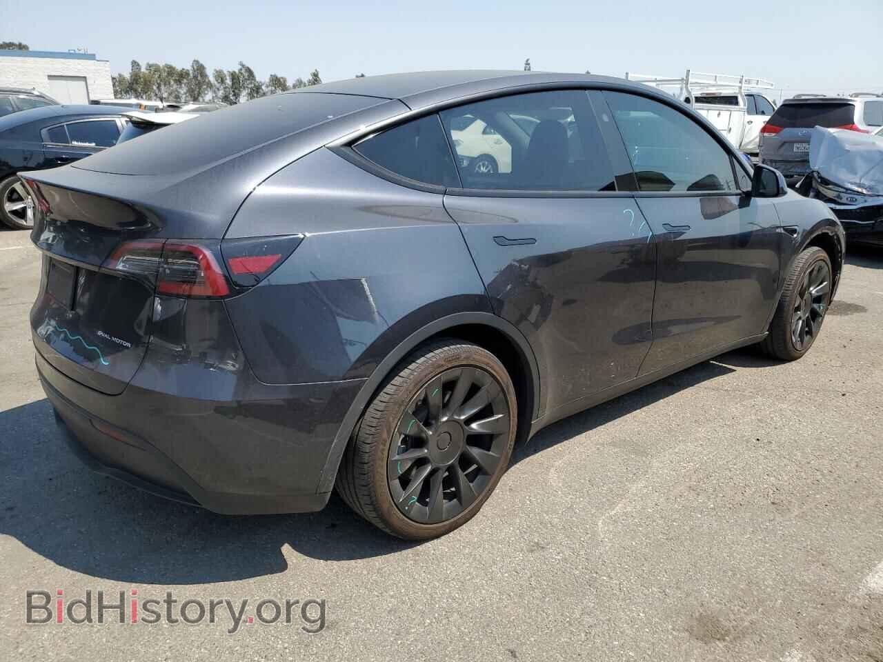 2024 TESLA MODEL Y - VIN: 7SAYGDEE2RF120734 - Photo 3