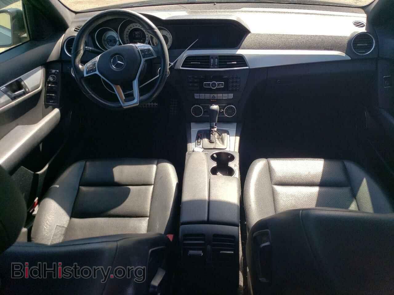 2012 MERCEDES-BENZ C-CLASS - VIN: WDDGF4HB0CA657704 - Фото 8