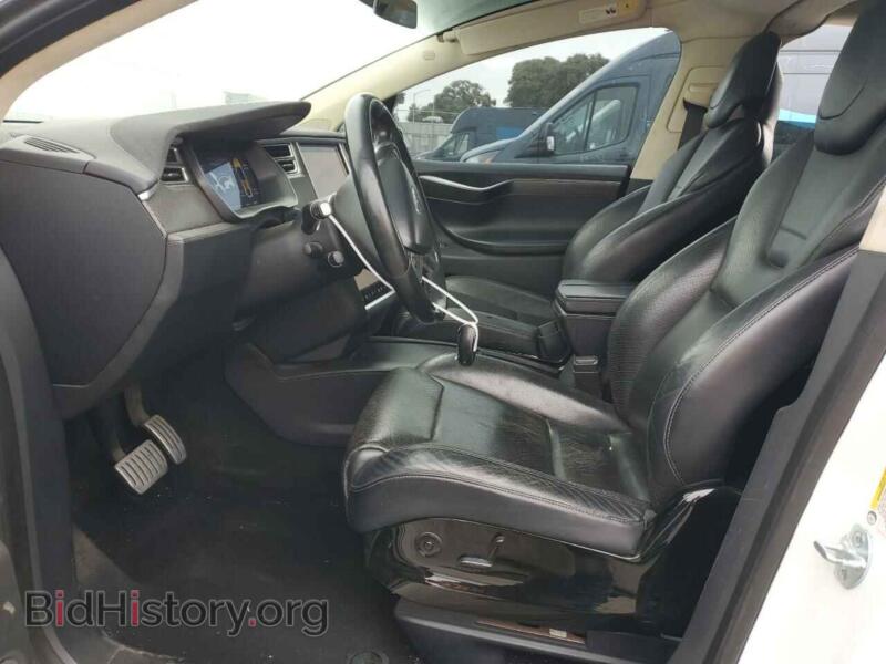2016 Tesla MODEL X (VIN 5YJXCAE47GFS00876) — photo 7 of 12